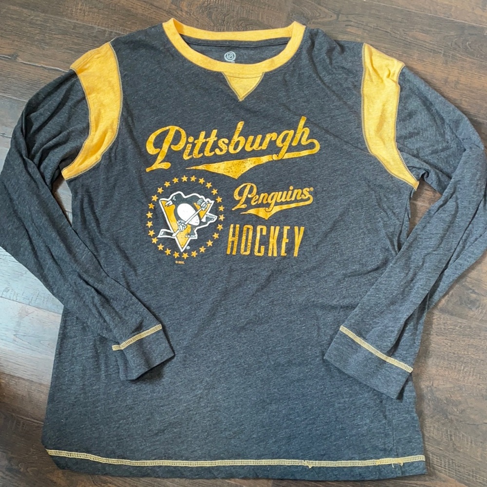 NHL womens fit Pittsburgh Penguins gray and gold long sleeve shirt size X-Large
